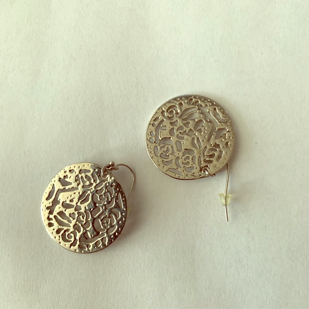 Kendra Scott earrings